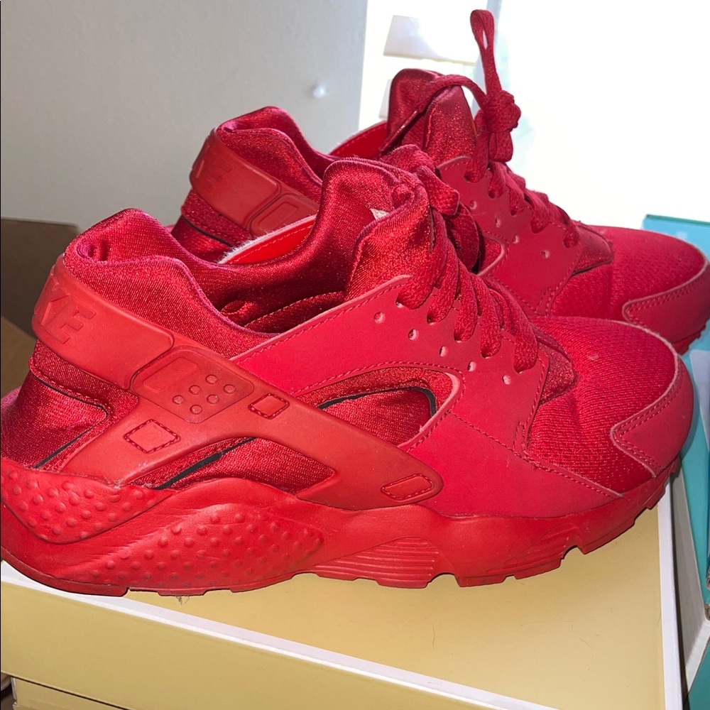 Nike Red Huarache Sneakers Size 6Y